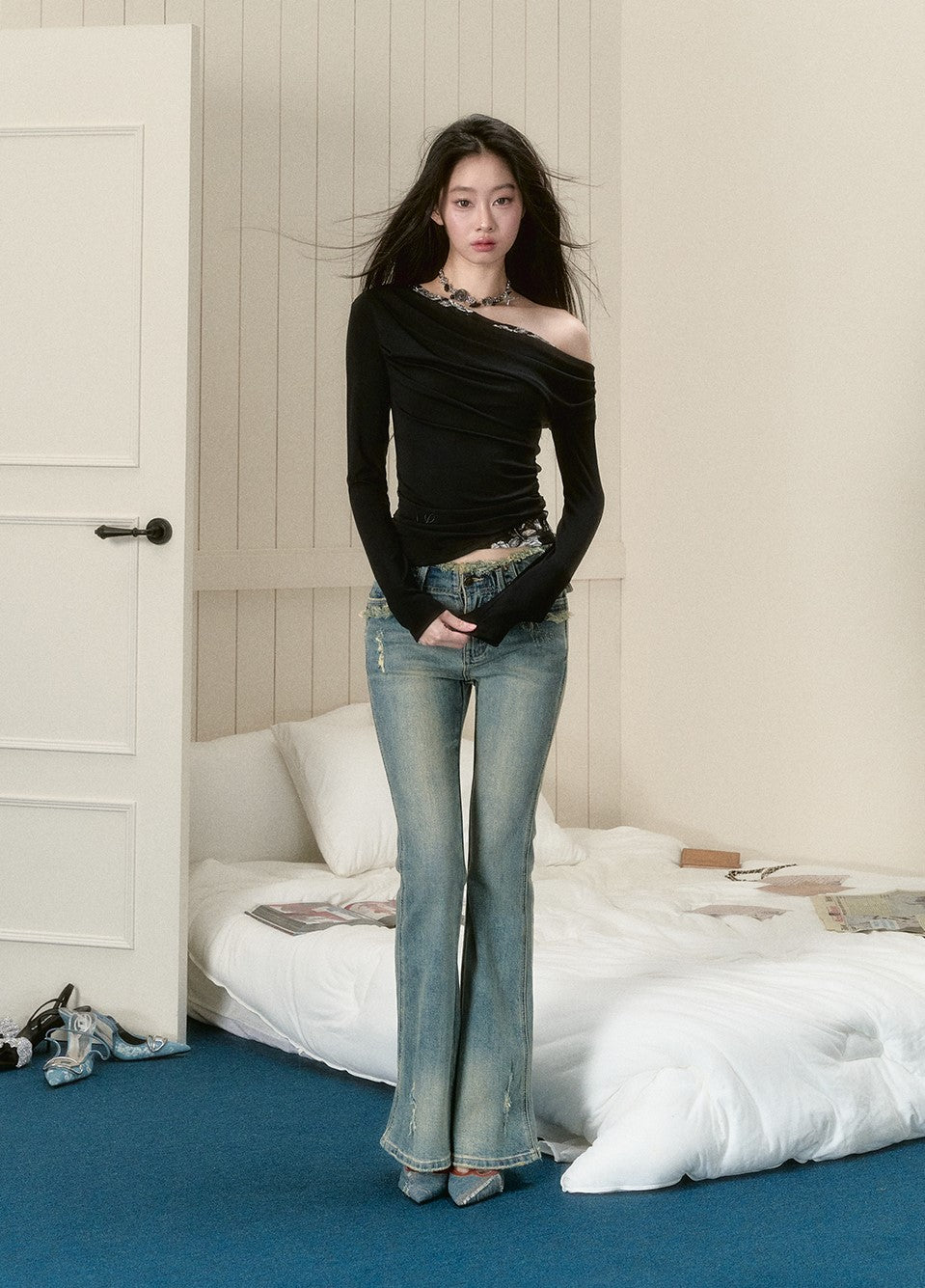 Oblique Shoulder Lace Stitching Slim Long-sleeved T-shirt VIA0143