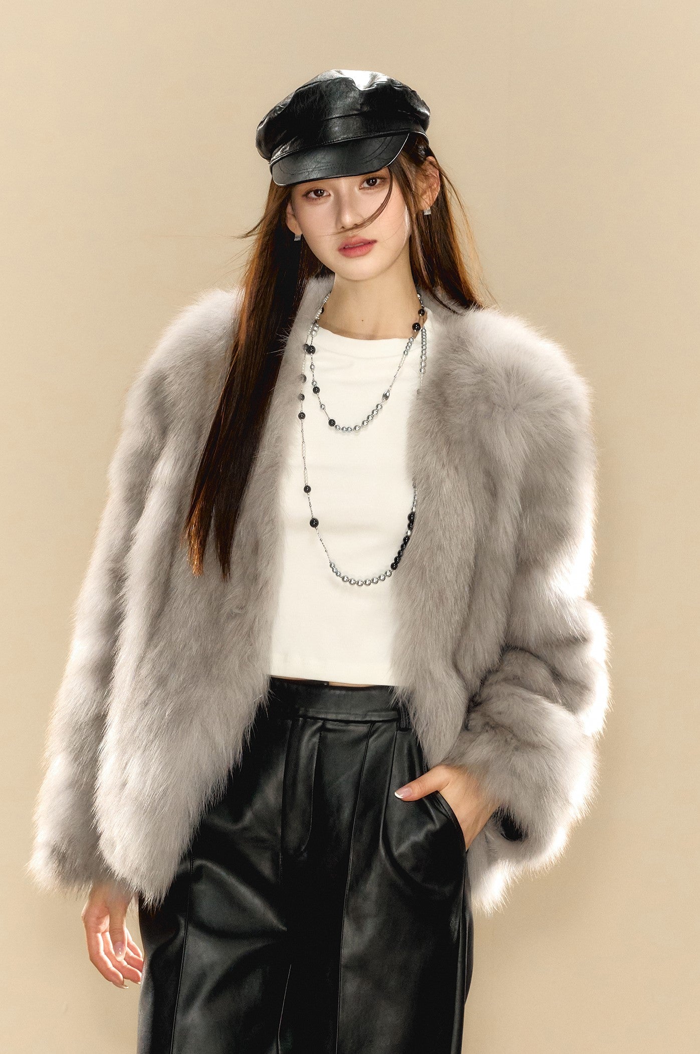 High-grade Gray Fur V-neck Short Coat OSH0085