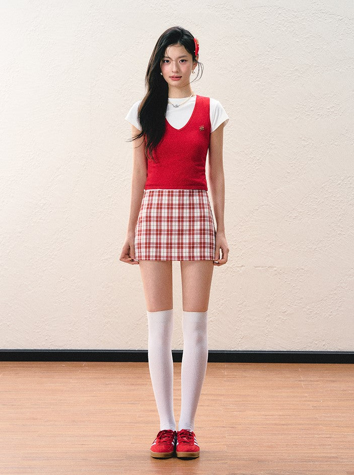 Knitted Slim Red V-neck Vest/Red Plaid Skirt/White T-shirt SHI0062