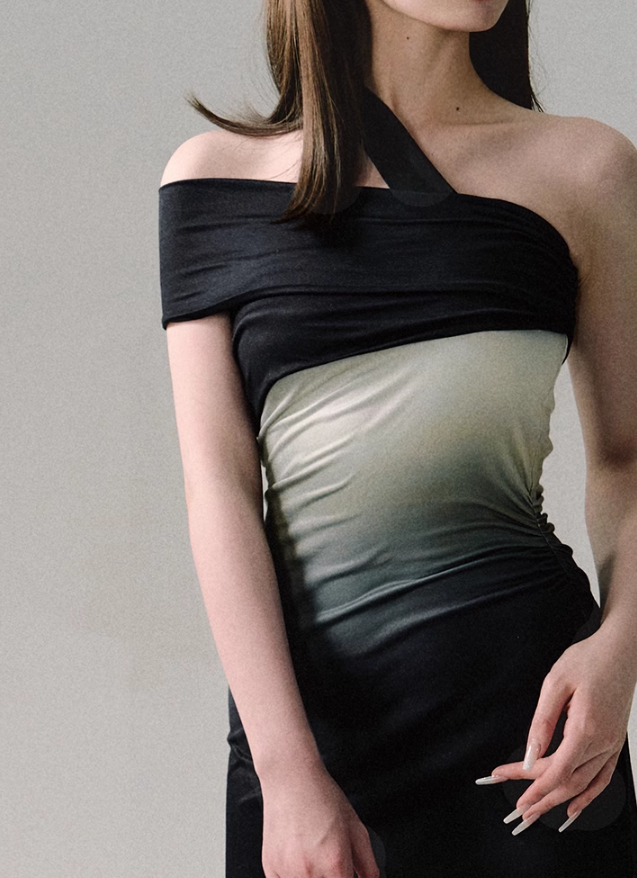 Black Gradient Oblique Shoulder Pleated Dress OAK0152