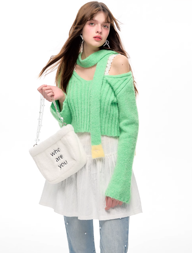 Scarf Contrast Color Short Style Sweater NEC0100