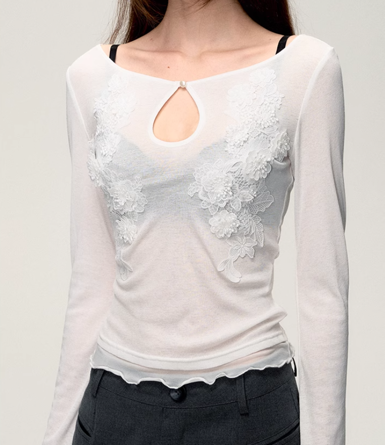 Cloudy White Three-Dimensional Applique T-Shirt OAK0196
