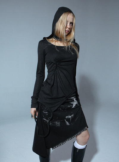 Dark colored skirt with adjustable waist in rolled skirt style DOU0060