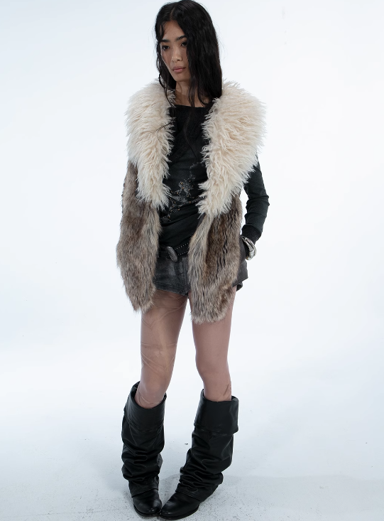 Long eco-fur leather jacket with detachable sleeves DOU0063