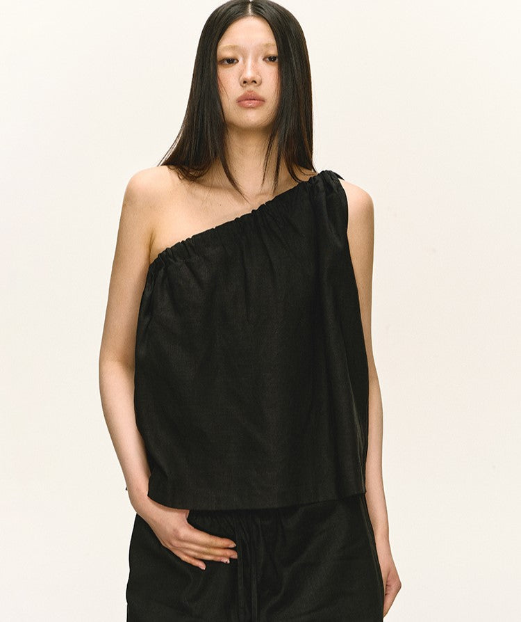 Niche Oblique Shoulder Sleeveless Top ANA0037