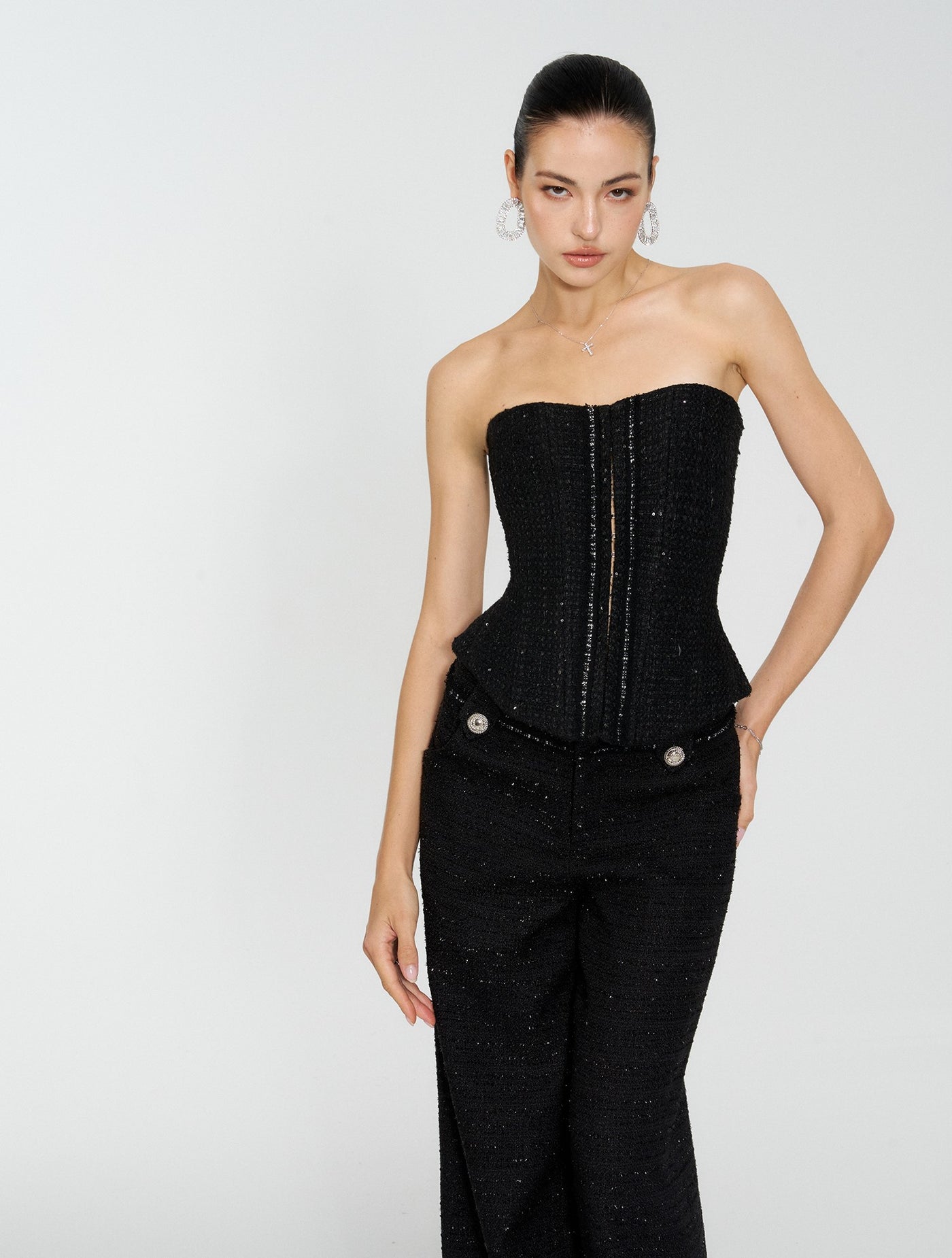 Black Luxurious-style Short Jacket/Camisole/Pants 4MU0161