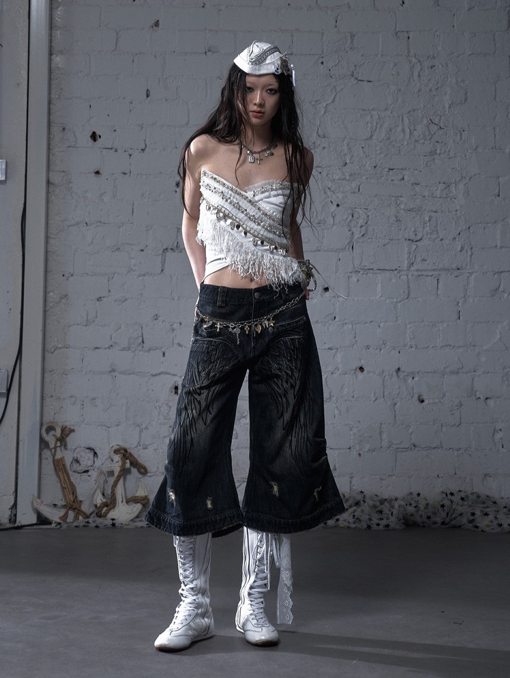 Punk Embroidered Wings Cropped Jeans NOR0177