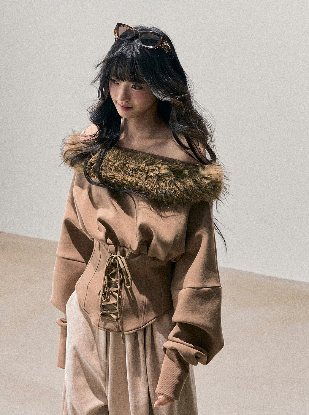 Fur Off-Shoulder Lace-up Waist T-Shirt DIA0744