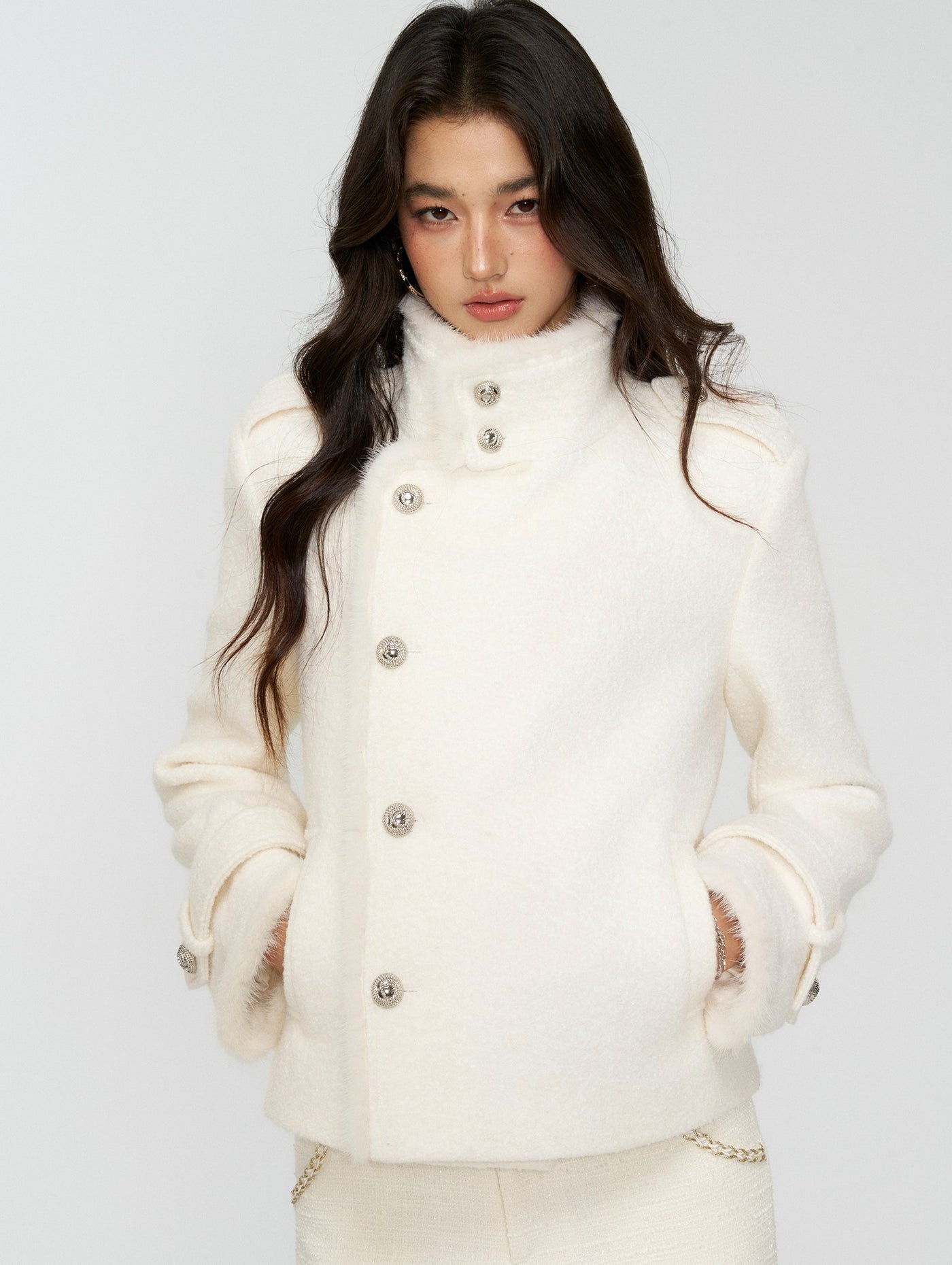 White Furry High-Neck Short Jacket/Scarf 4MU0164