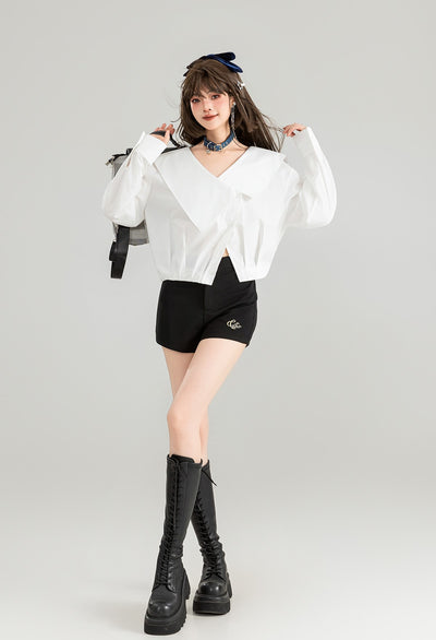 Large Lapel White Long-sleeved Shirt/Navy Pleated Skirt KEI0136