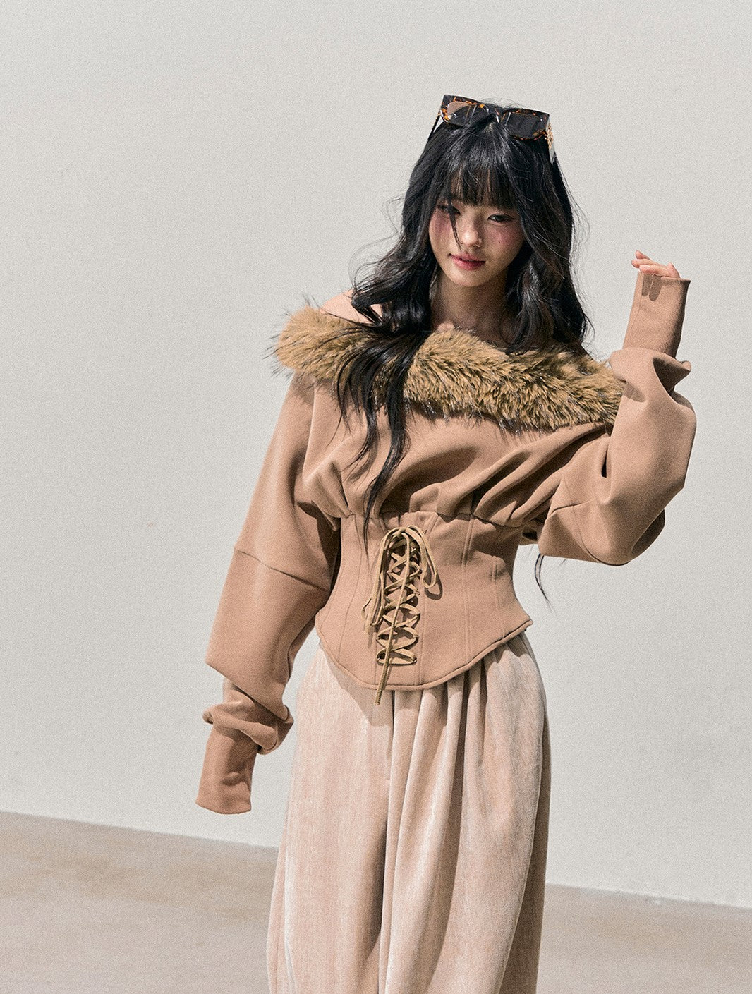 Fur Off-Shoulder Lace-up Waist T-Shirt DIA0744