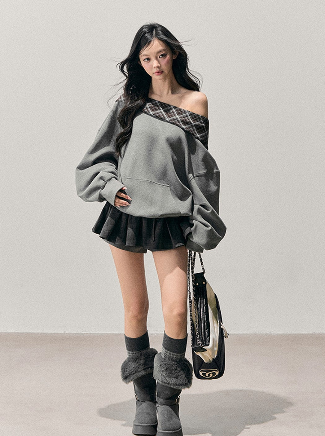 Off-Shoulder Plaid Sweatshirt DIA0765