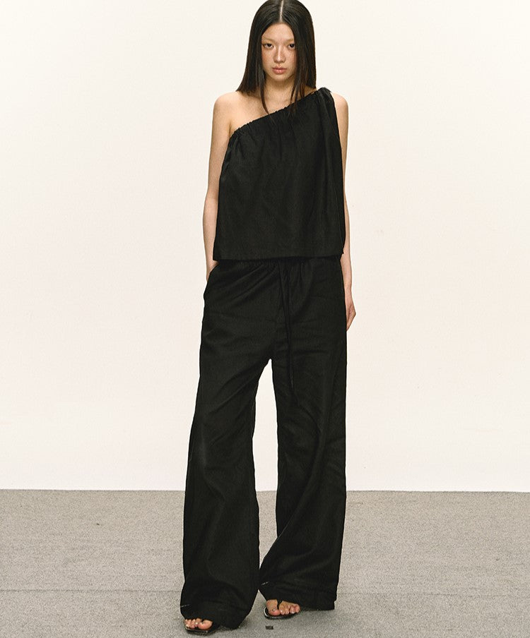 Niche Oblique Shoulder Sleeveless Top ANA0037
