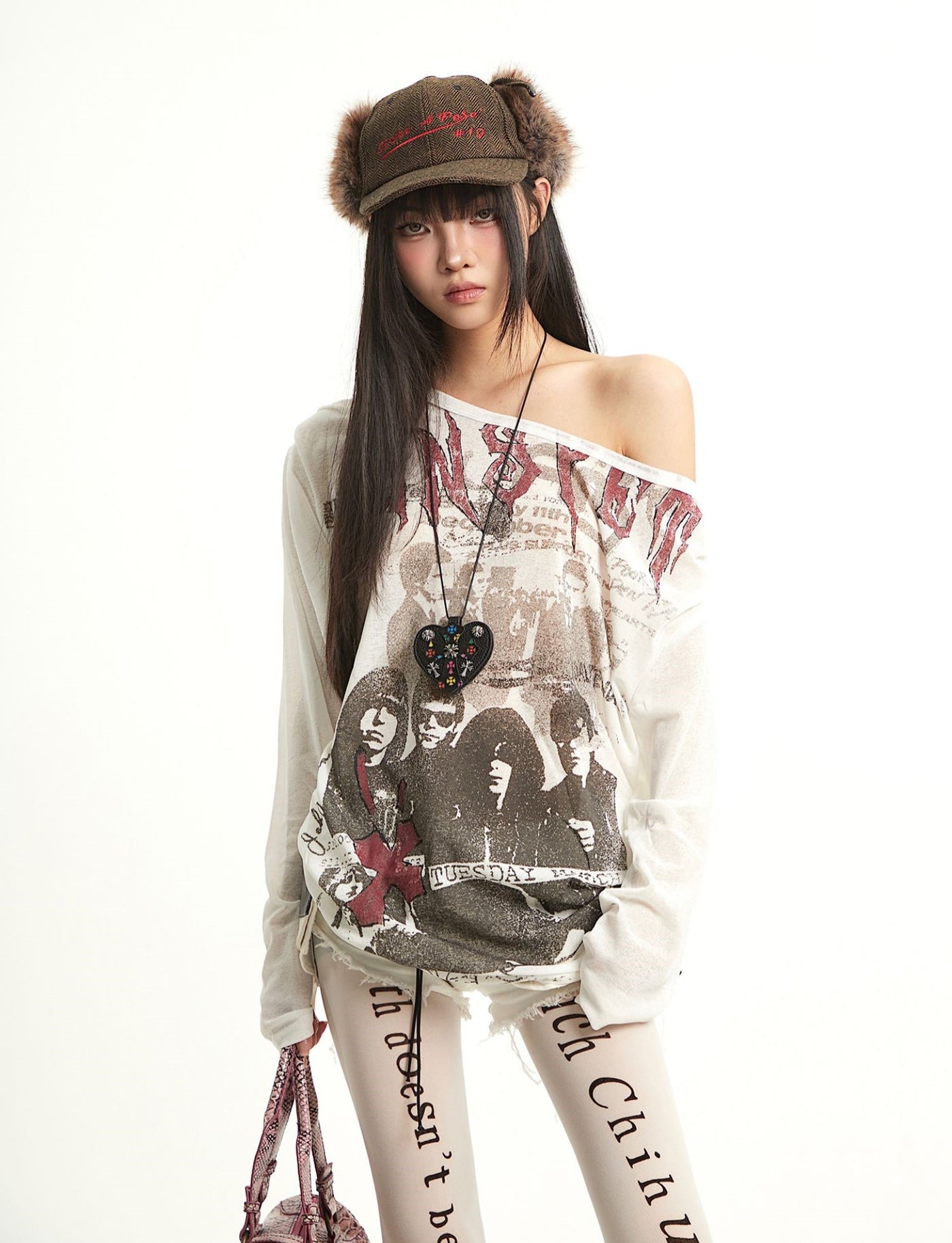 Retro Print Oblique Shoulder T-shirt UNC0289