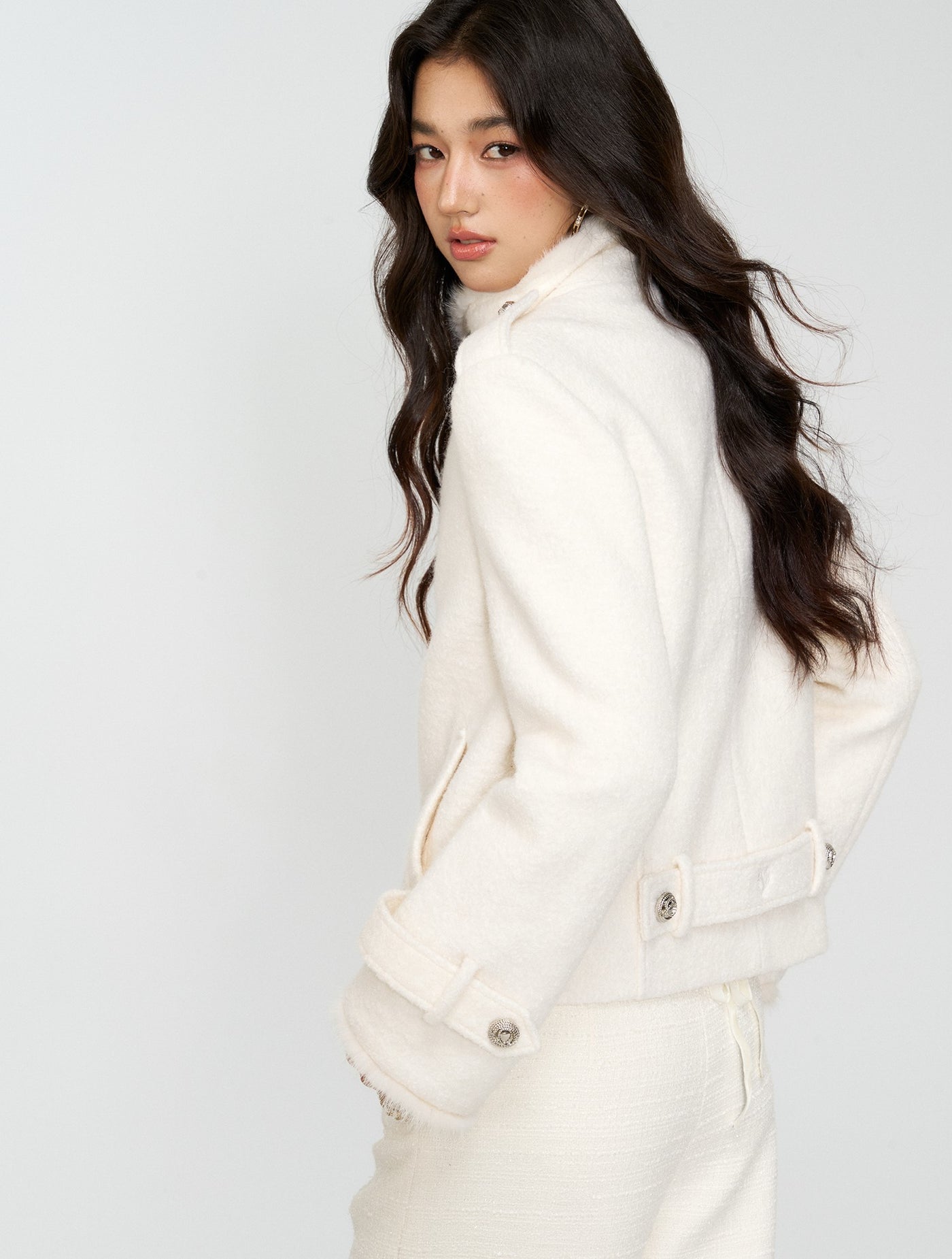White Furry High-Neck Short Jacket/Scarf 4MU0164