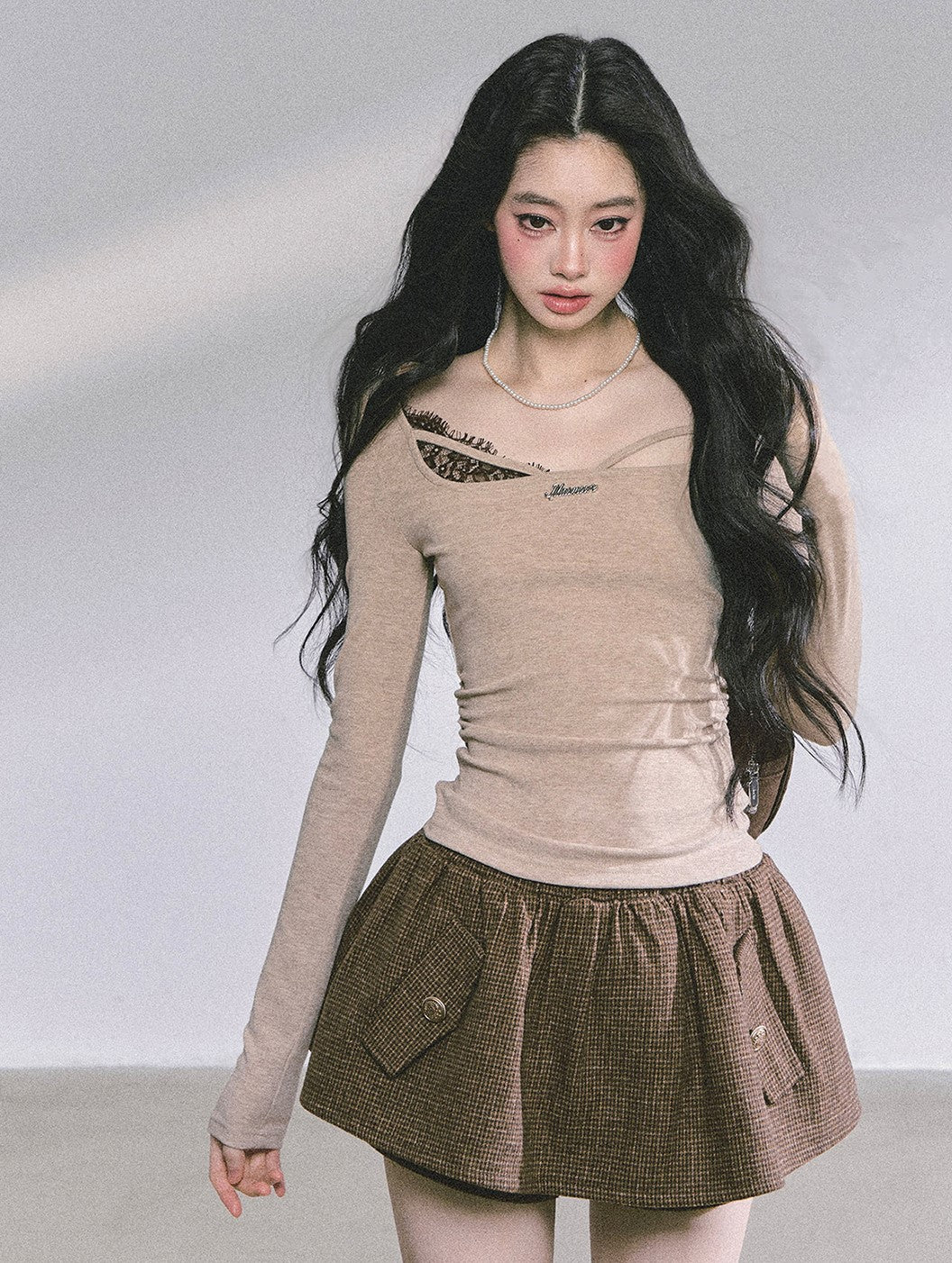 Long-sleeved Lace Slim T-shirt DIA0600