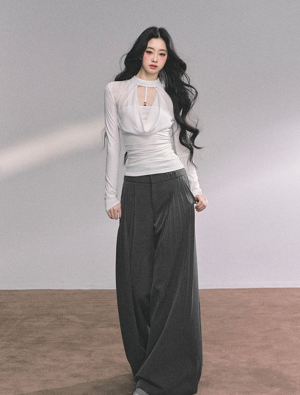 Fake Two-piece V-neck T-shirt DIA0596