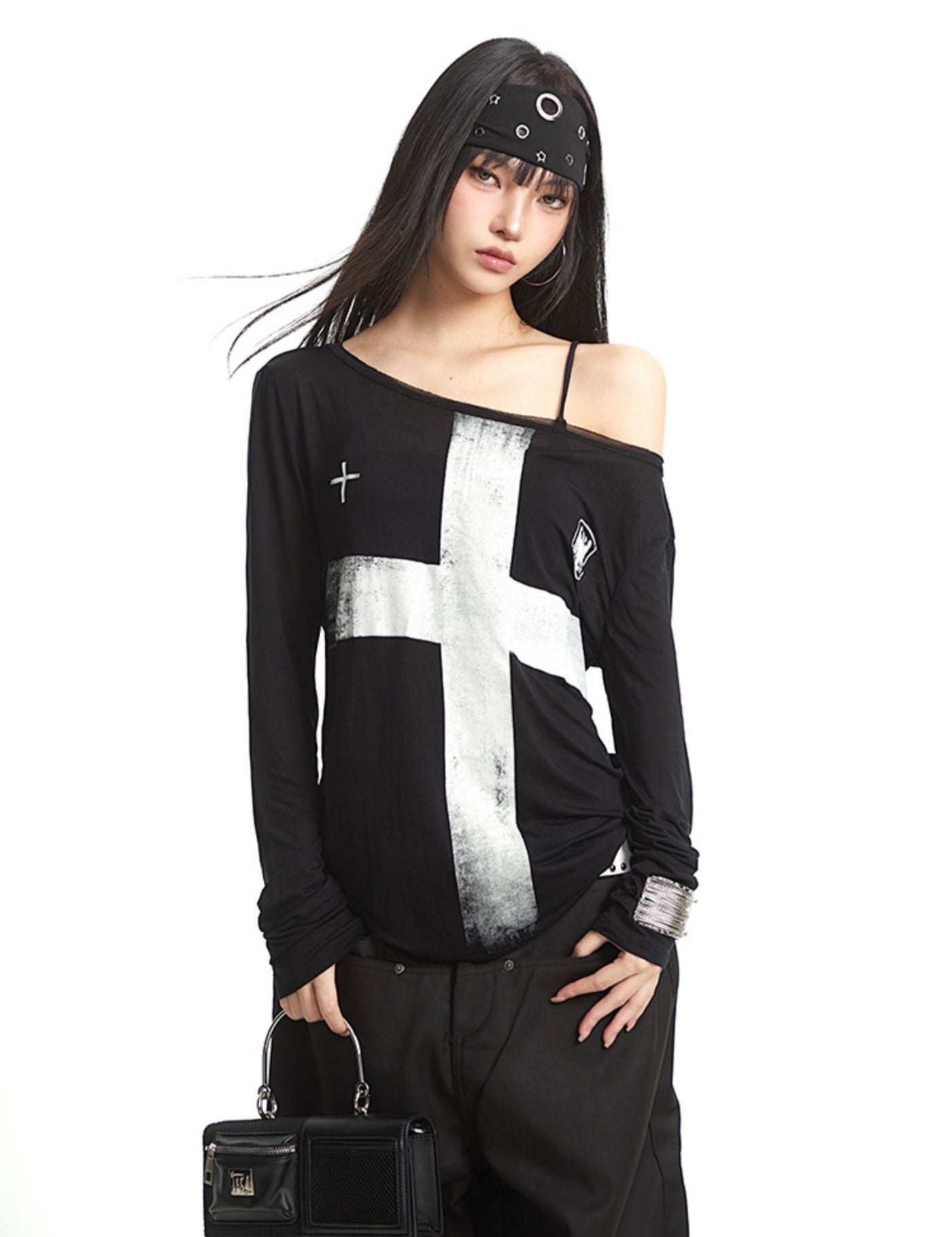 Cross Off-shoulder Loose T-shirt UNC0262