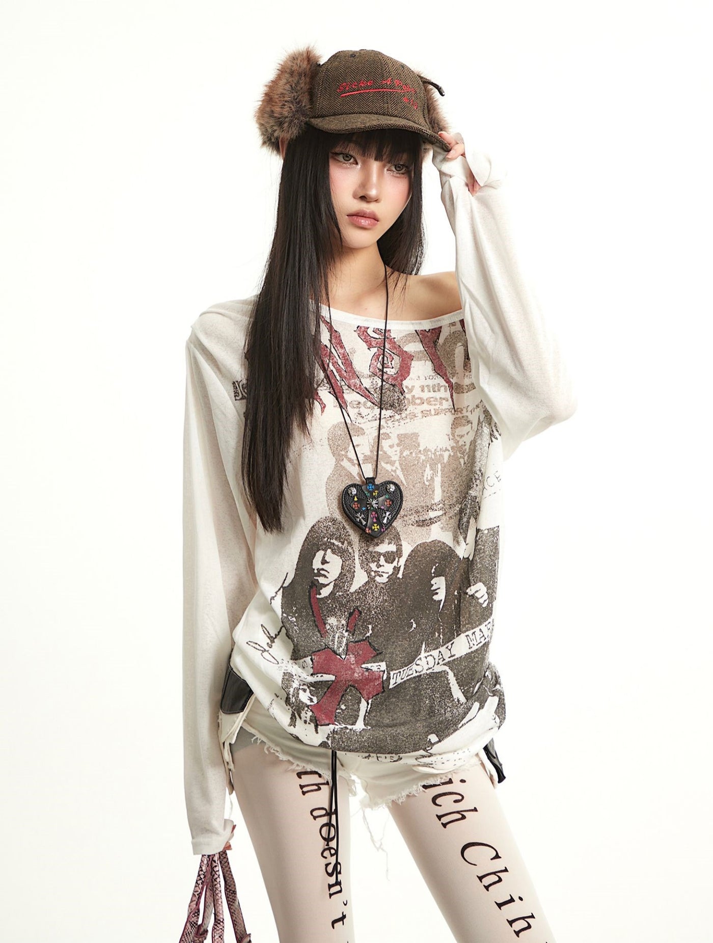 Retro Print Oblique Shoulder T-shirt UNC0289