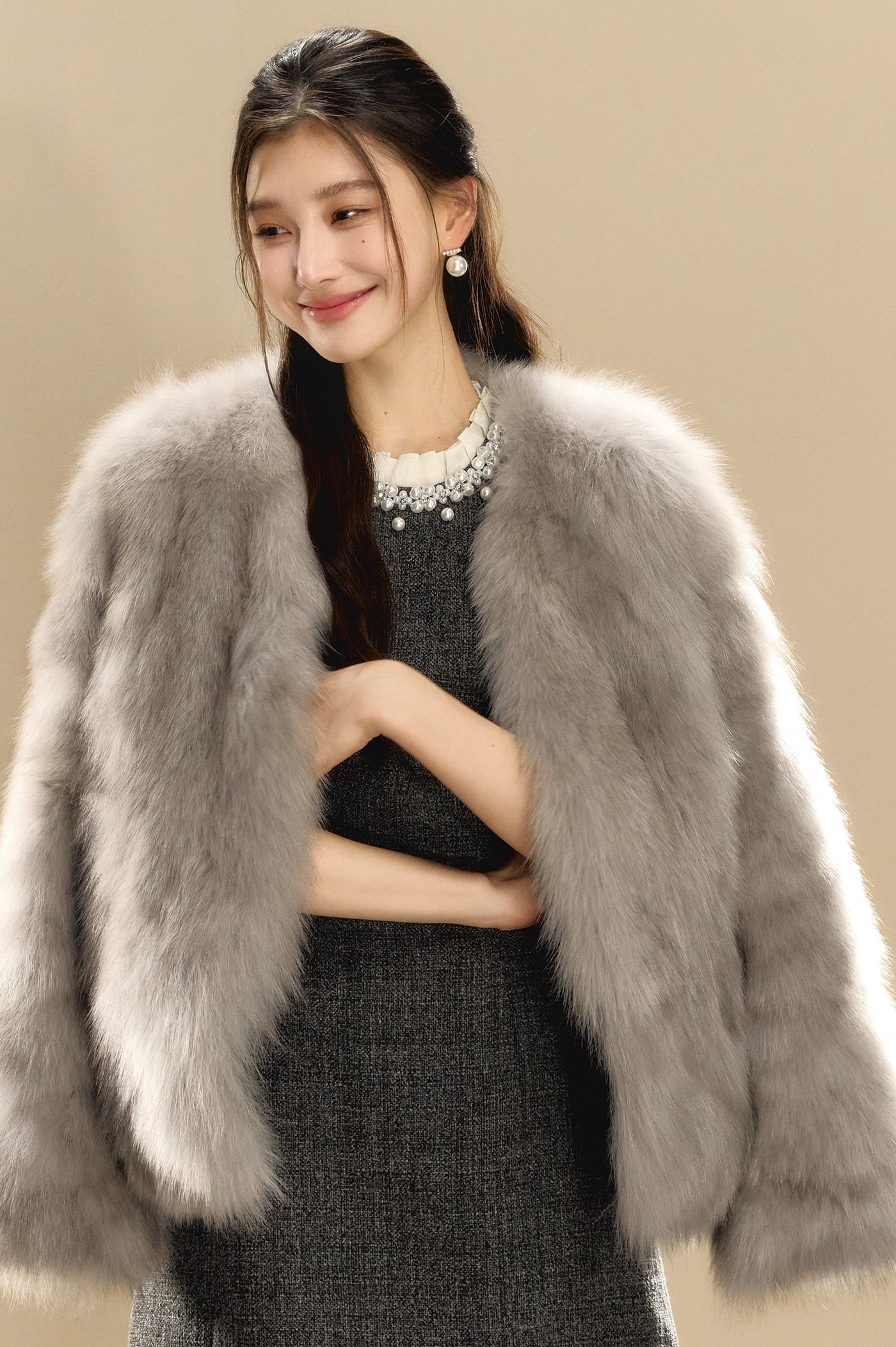 High-grade Gray Fur V-neck Short Coat OSH0085