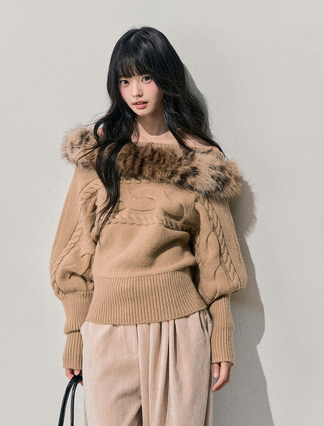 Off-Shoulder Fleece Sweater DIA0709