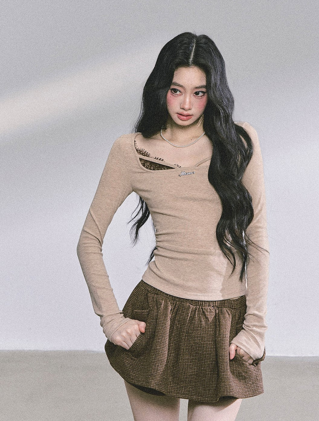 Long-sleeved Lace Slim T-shirt DIA0600