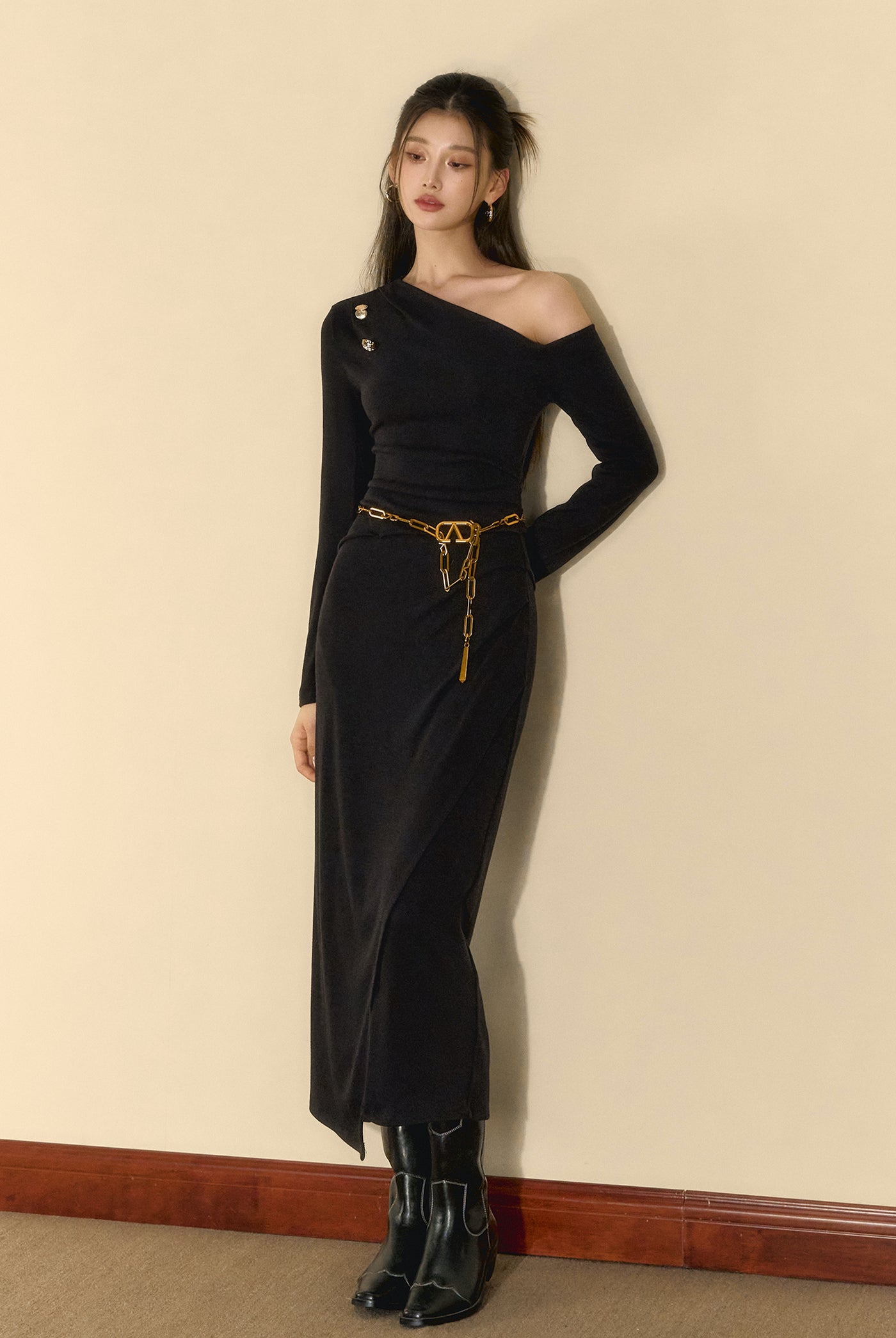 French Black Waist Slim Slanted Shoulder Design Knit Dress OSH0099