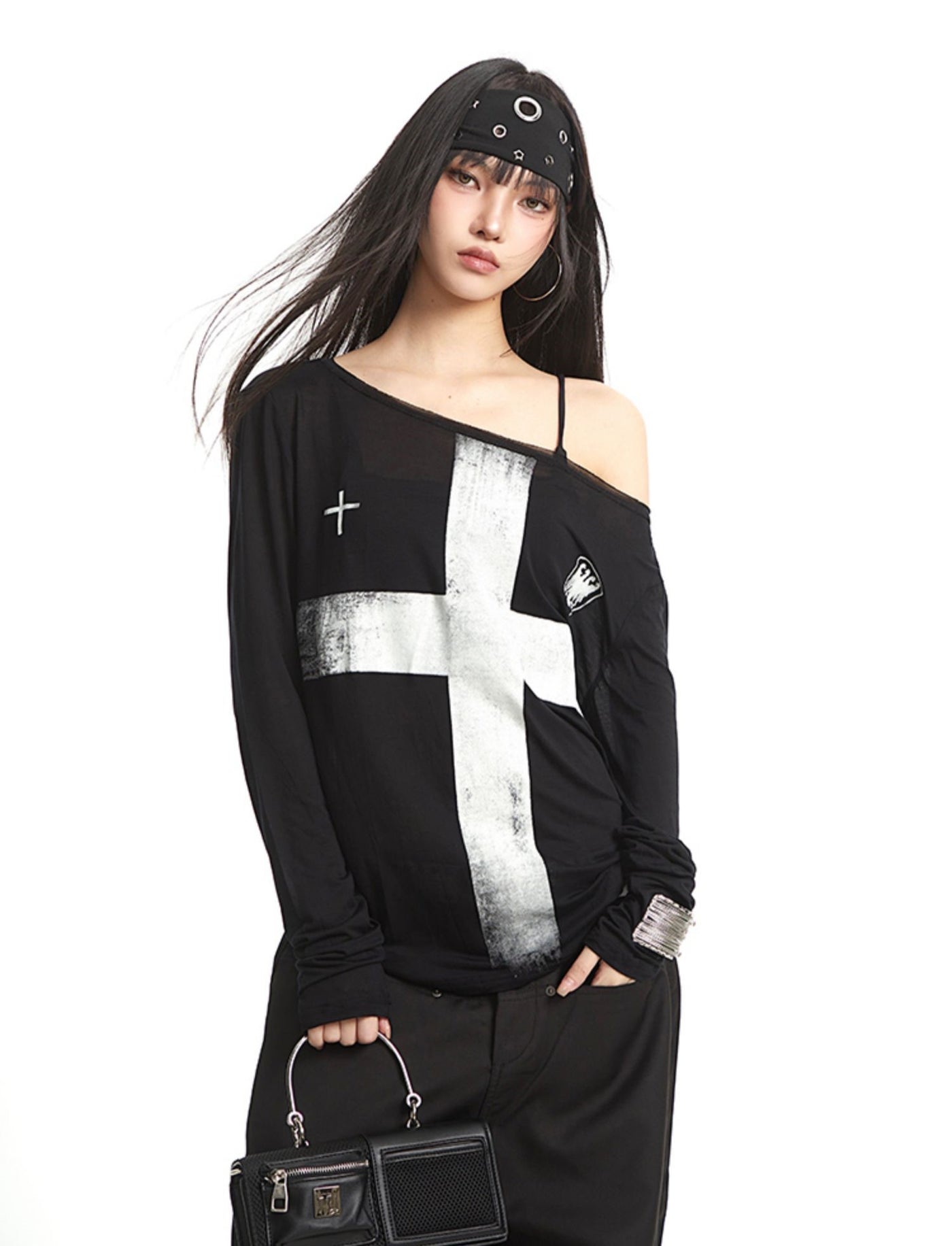 Cross Off-shoulder Loose T-shirt UNC0262