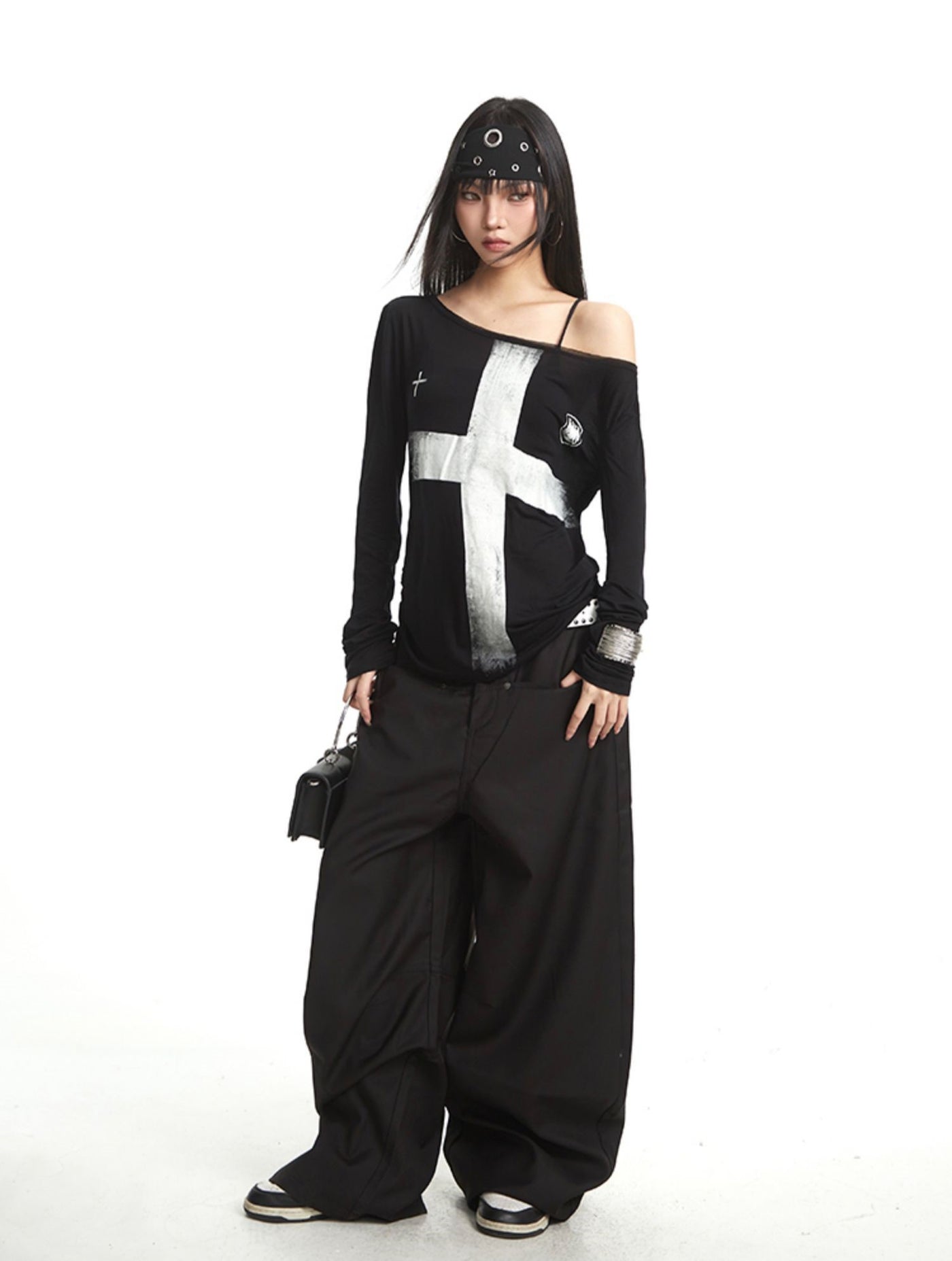 Cross Off-shoulder Loose T-shirt UNC0262
