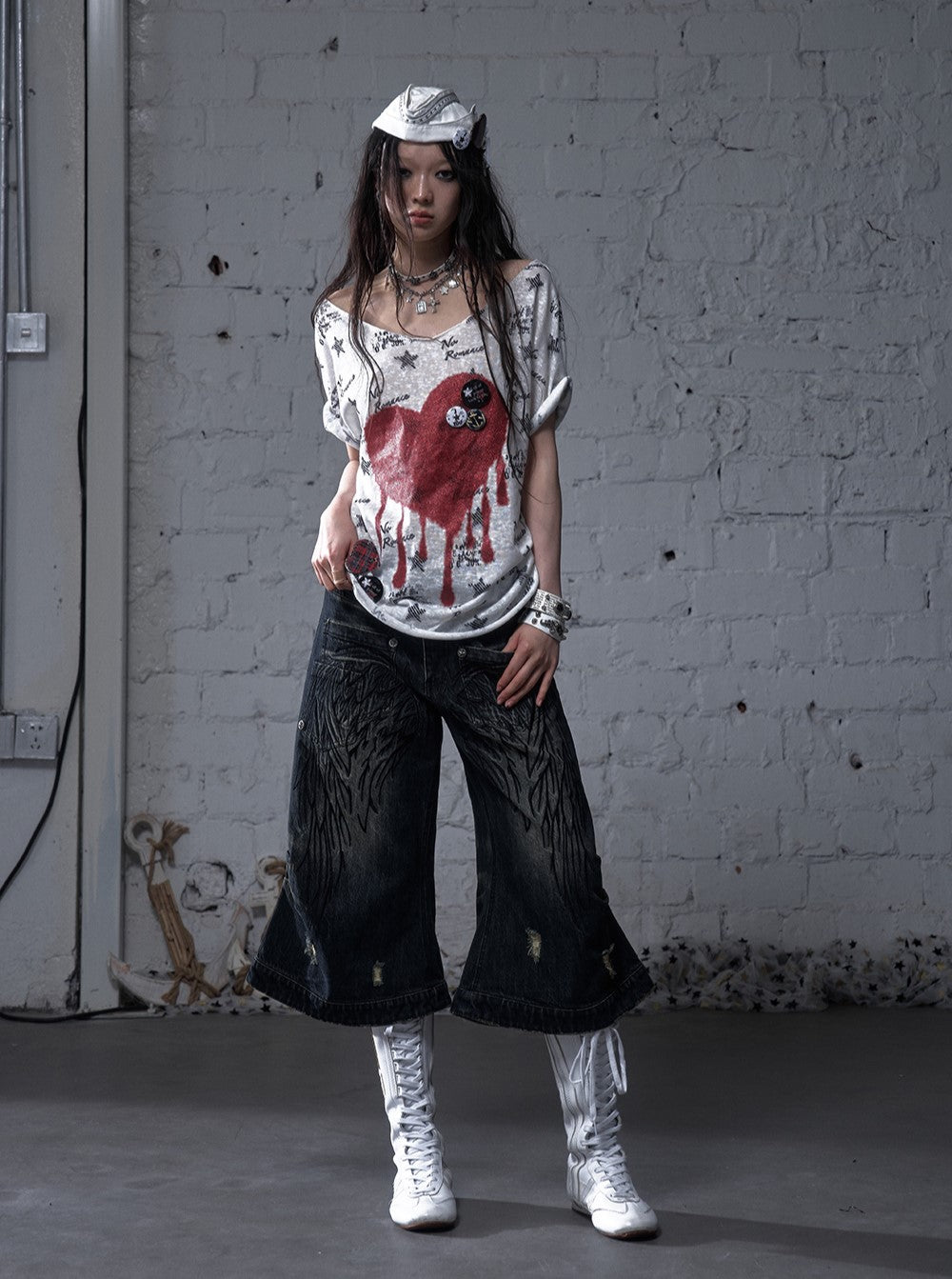 Punk Embroidered Wings Cropped Jeans NOR0177
