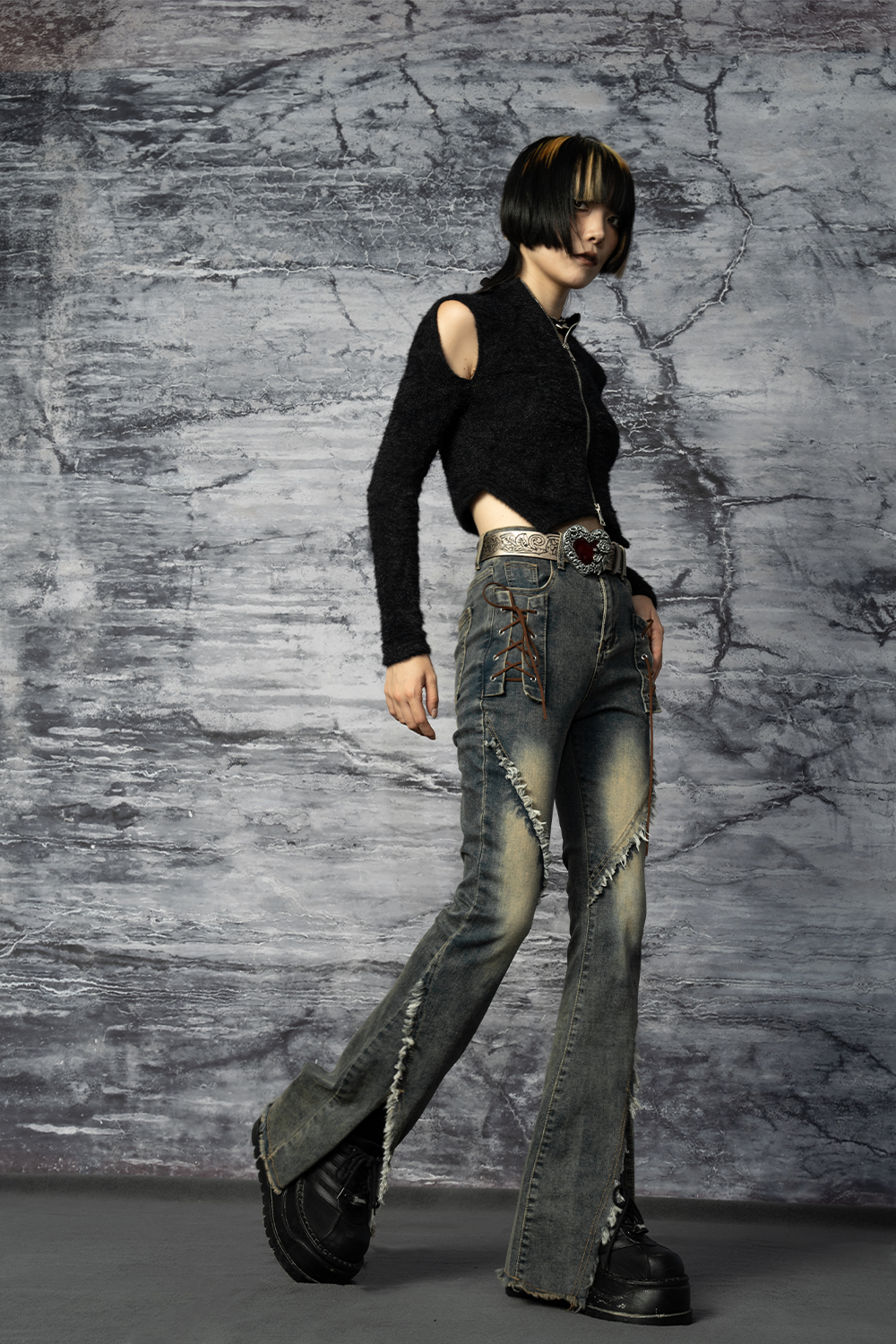 Retro Distressed Washed Raw Edge Flared Jeans FRU0036