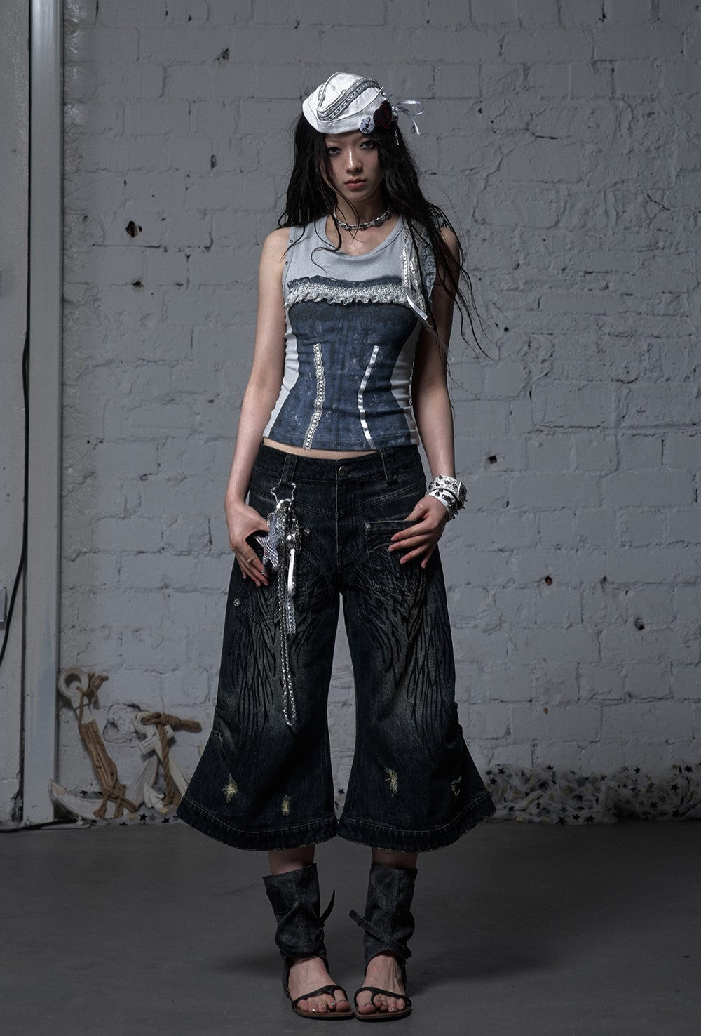 Punk Embroidered Wings Cropped Jeans NOR0177