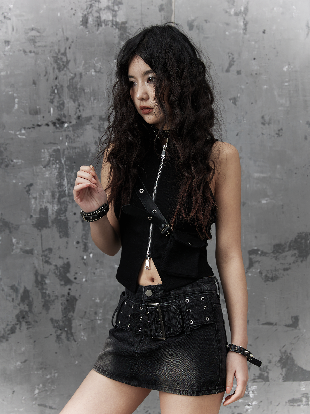 Dark Punk All-match Metal Decoration Slim Sleeveless Top FRU0054