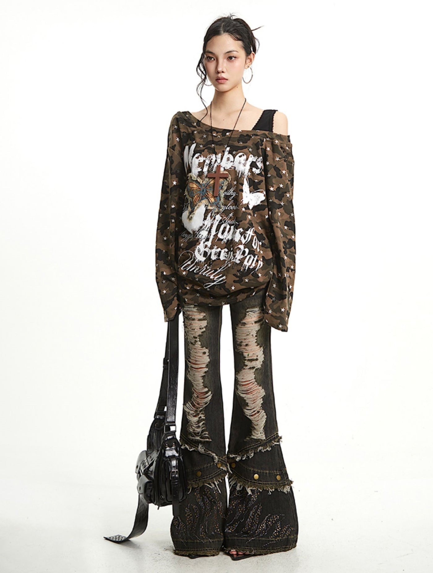 Ripped Tassel Design Flared Jeans UNC0265