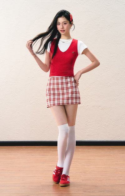 Knitted Slim Red V-neck Vest/Red Plaid Skirt/White T-shirt SHI0062