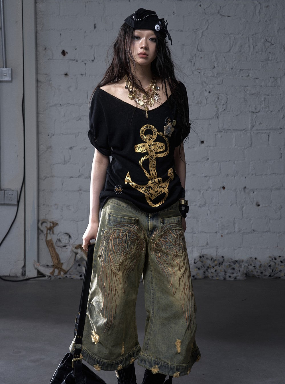 Punk Embroidered Wings Cropped Jeans NOR0177