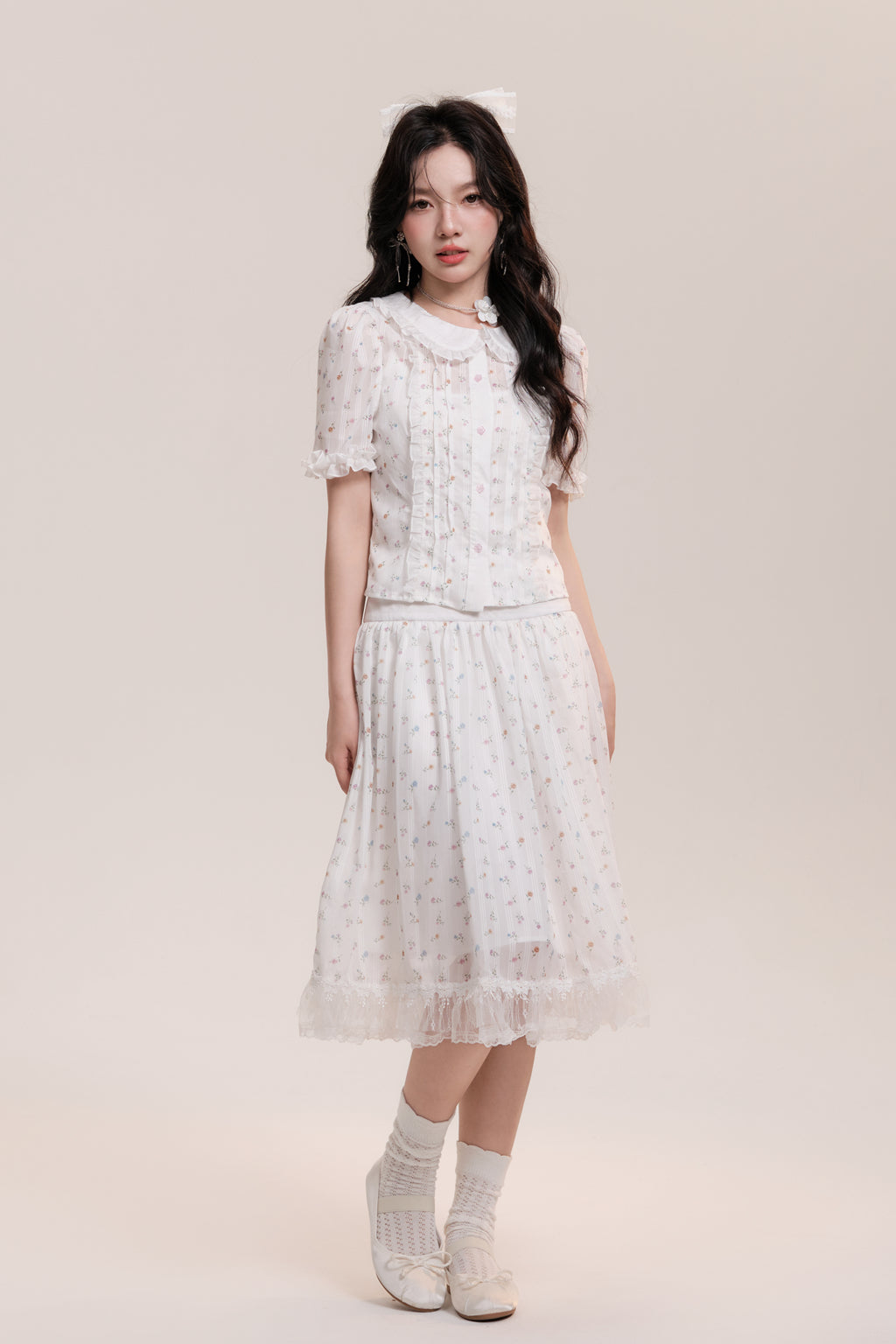 Floral Pattern Frilled Collar Girly Short-Sleeved Blouse & Lace Hem Knee-Length Skirt AOO0032