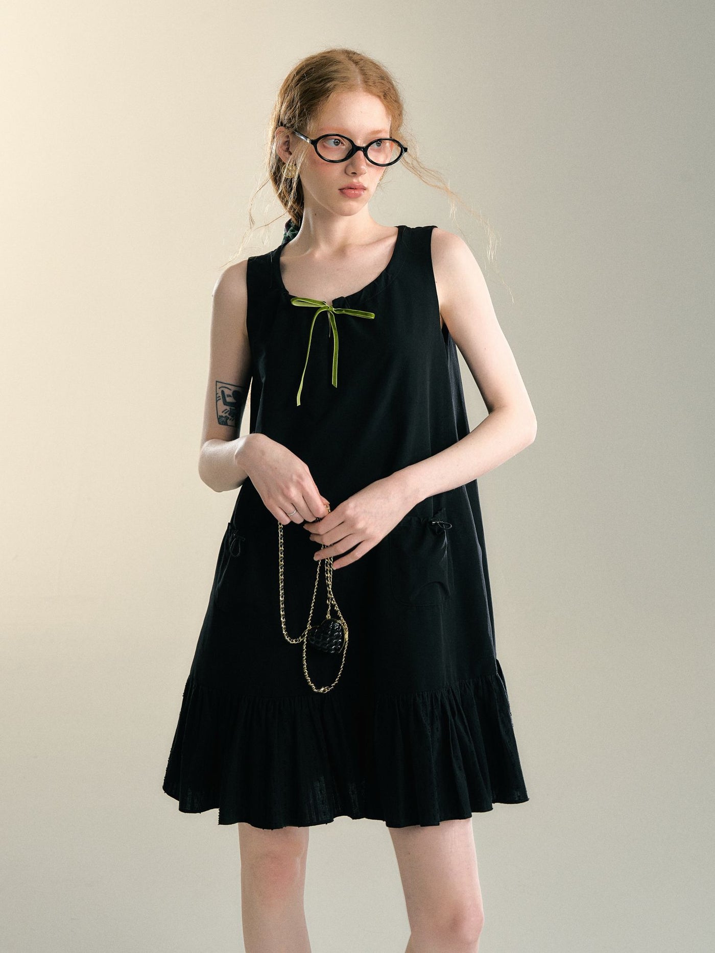 Holiday Style Contrast Bow Waist Drawstring Black Vest Dress SOM0093