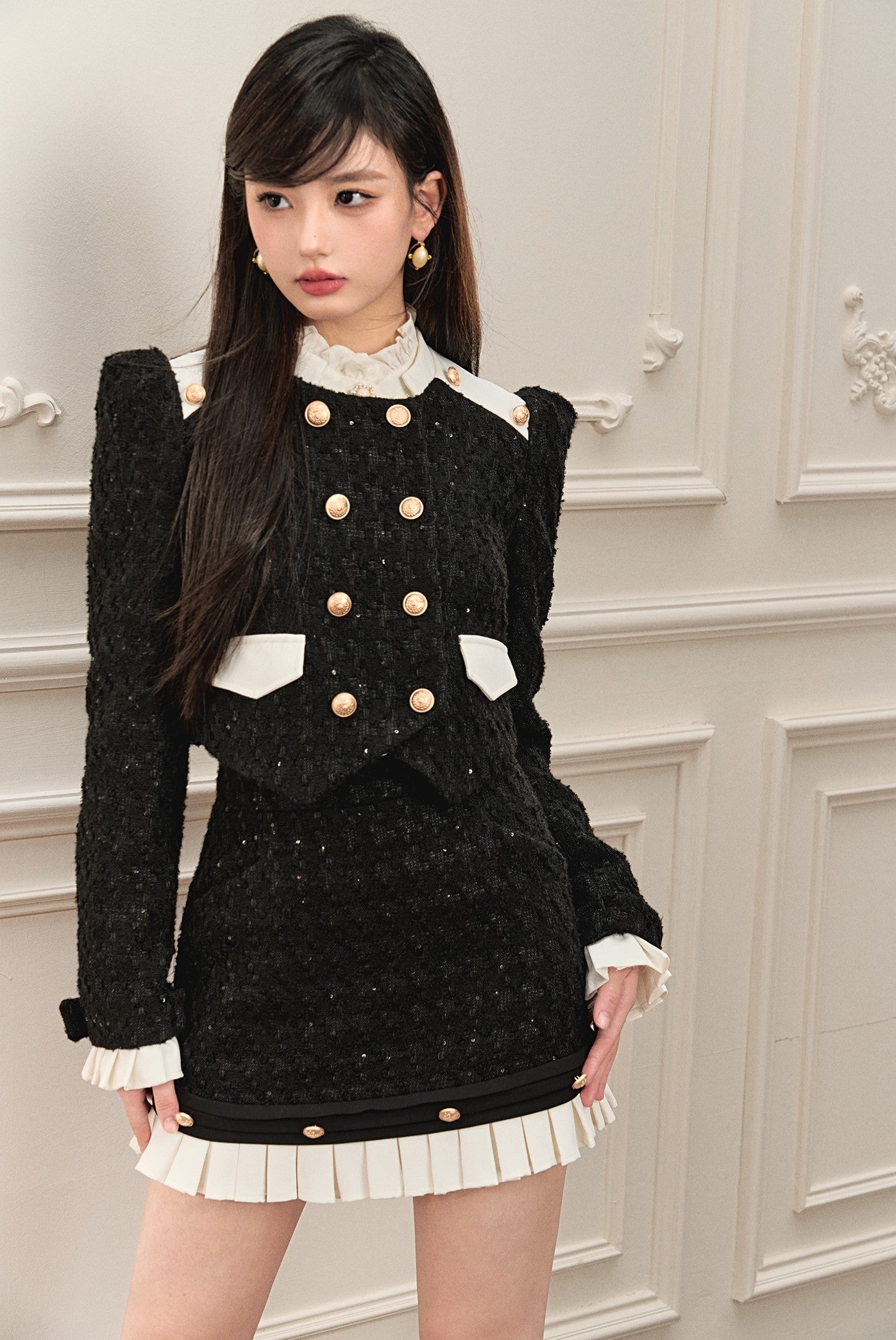 Black And White Contrast Jacket/Short Pleated Skirt OSH0067