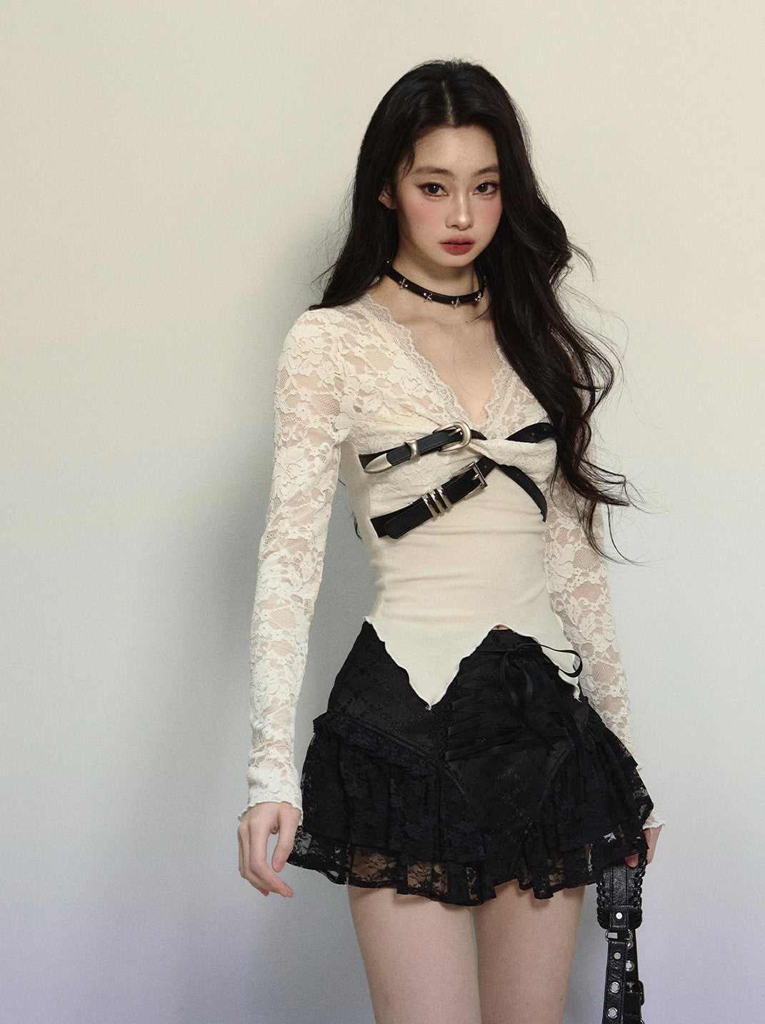 Lace Slim Long Sleeve V-neck Short Top DIA0302