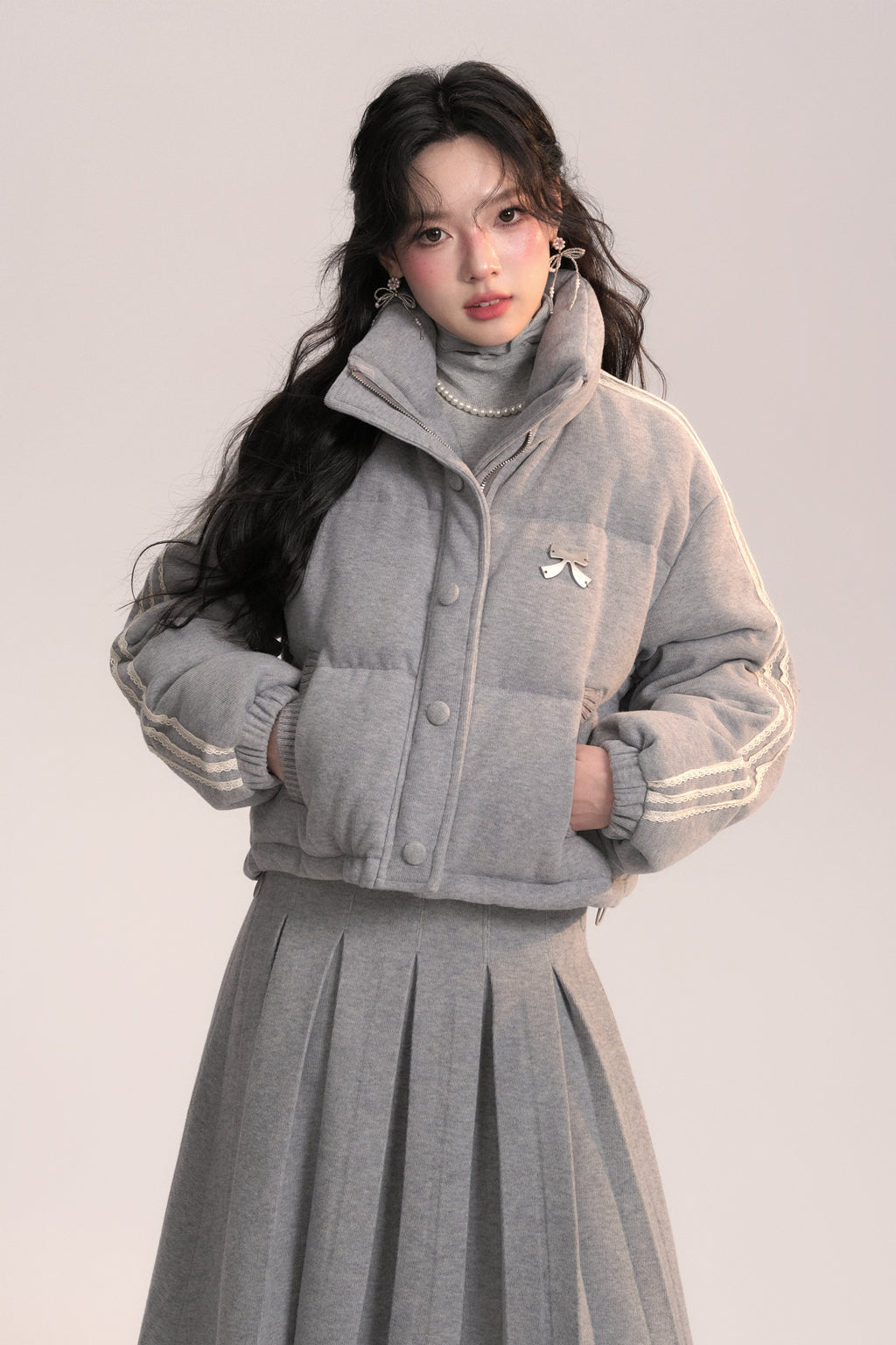 Soft Light Ballet Style Gray Knitted Down Jacket AOO0047