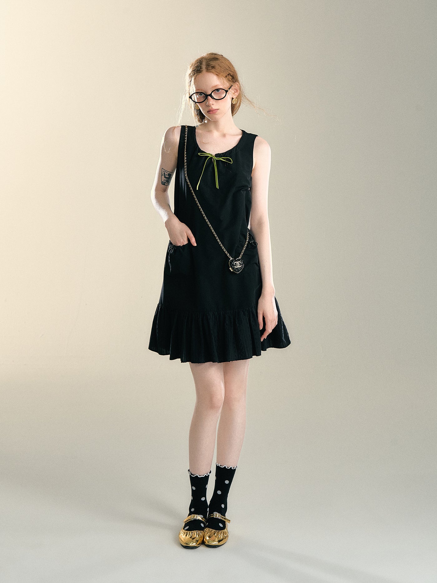 Holiday Style Contrast Bow Waist Drawstring Black Vest Dress SOM0093