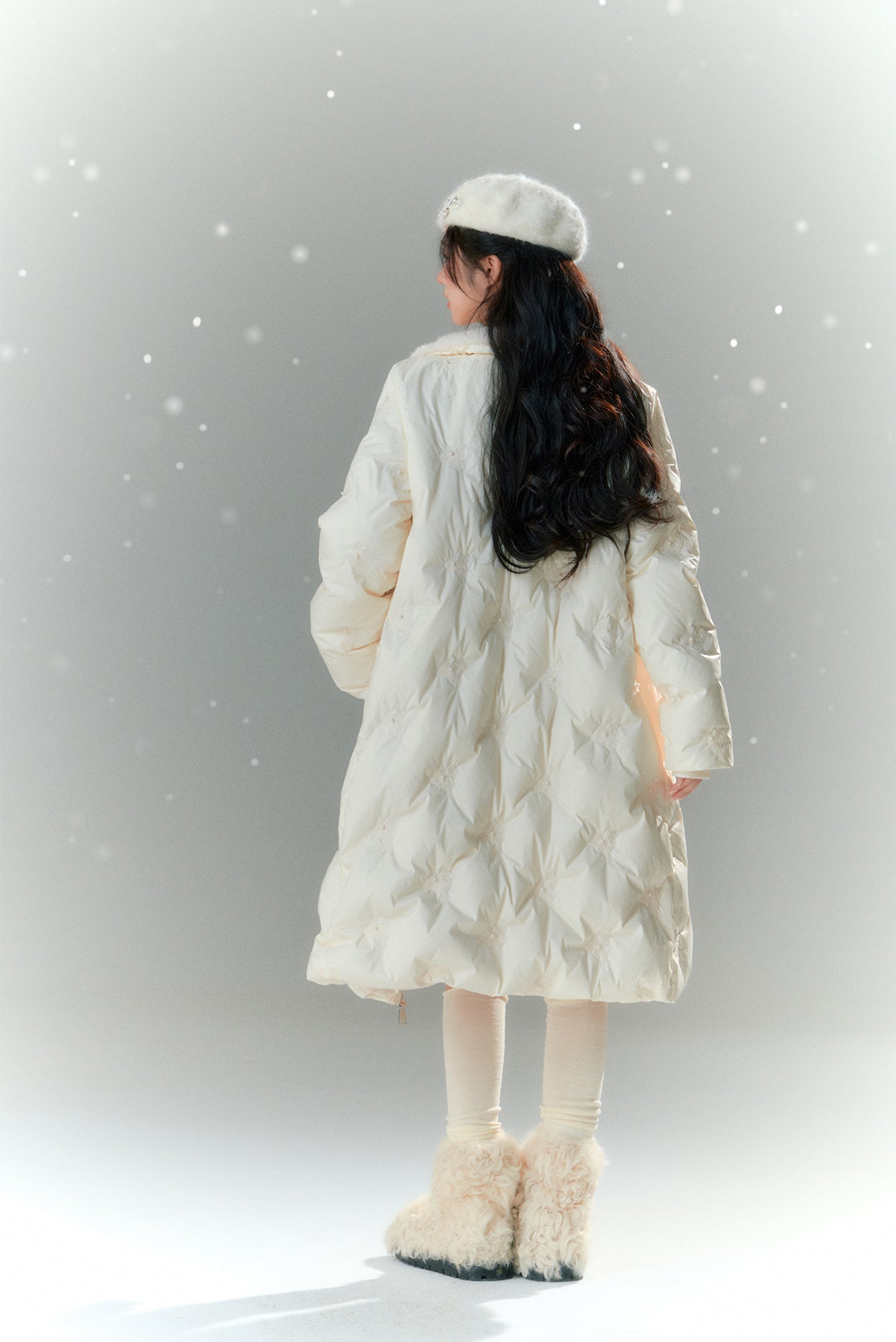 Long down coat with rose brooch and hand-stitched pearls BBB0018