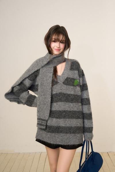 V-Neck Med-Length Striped Sweater CHI0012