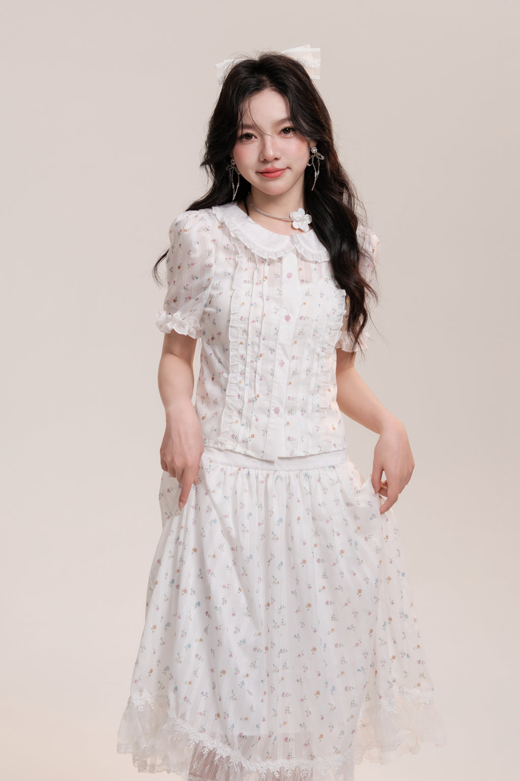 Floral Pattern Frilled Collar Girly Short-Sleeved Blouse & Lace Hem Knee-Length Skirt AOO0032