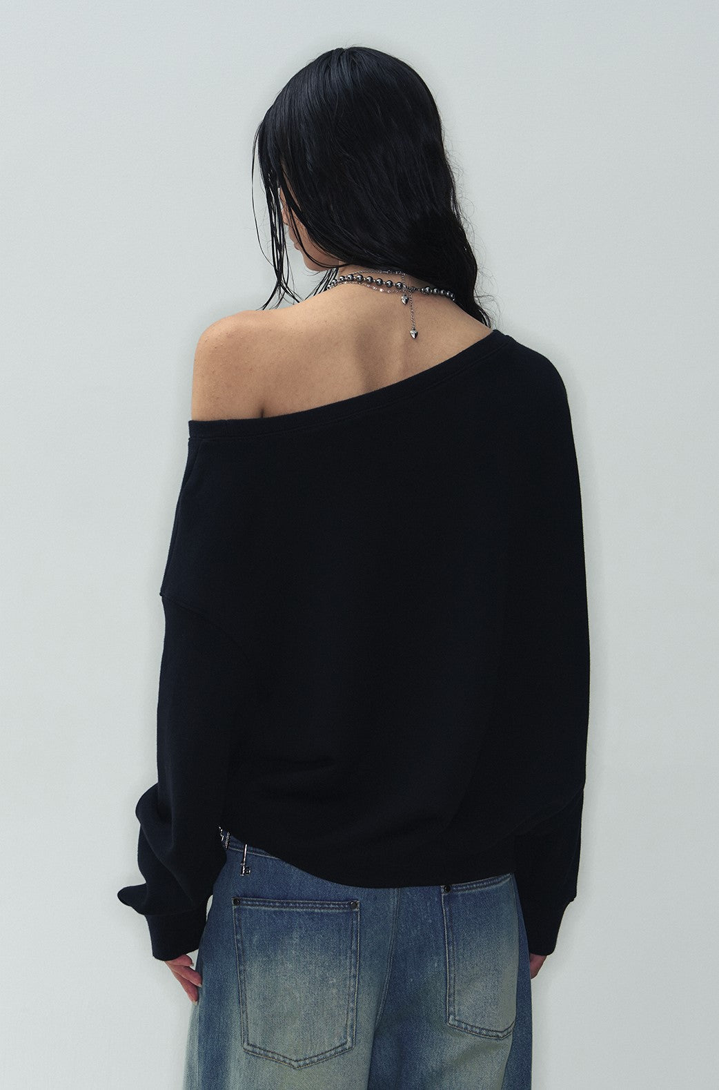 Black Loose Off-shoulder Printed Knitted Long-sleeved Sweater WES0190