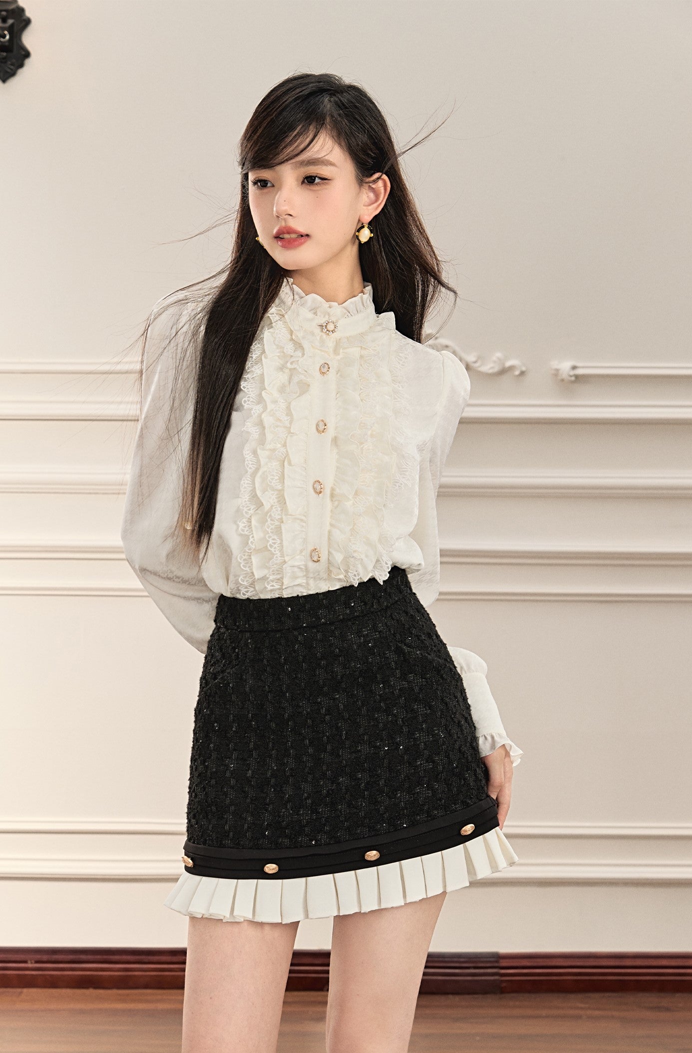 Black And White Contrast Jacket/Short Pleated Skirt OSH0067