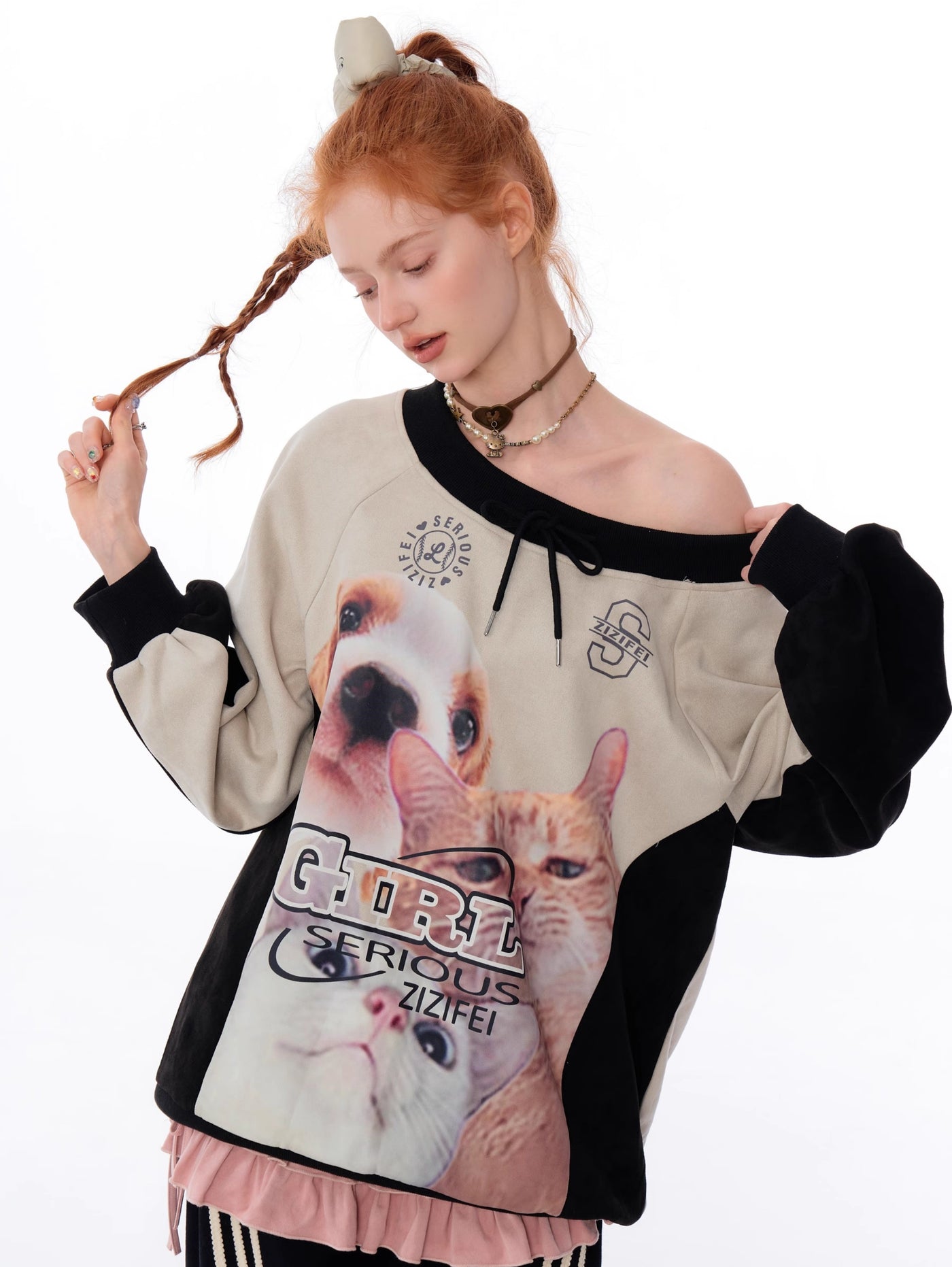 Loose Round Neck Contrast Suede Cat And Dog Print Sweatshirt ZIZ0170