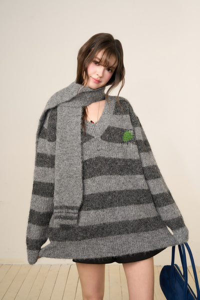 V-Neck Med-Length Striped Sweater CHI0012