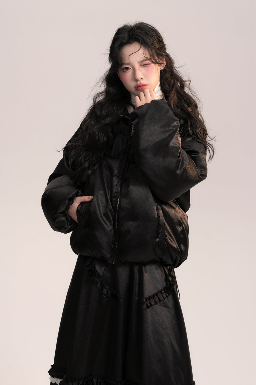 Hooded Silk Texture Pleated Down Jacket AOO0044